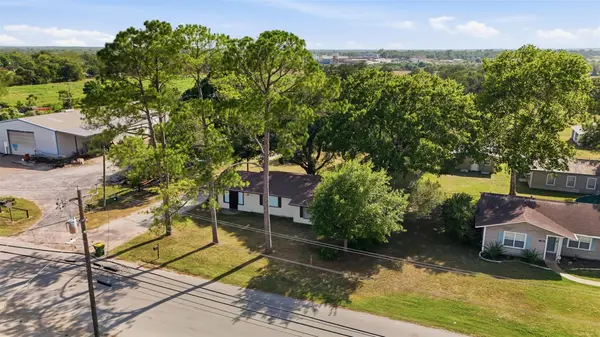 1603 Seydler ST, Gonzales, TX 78629