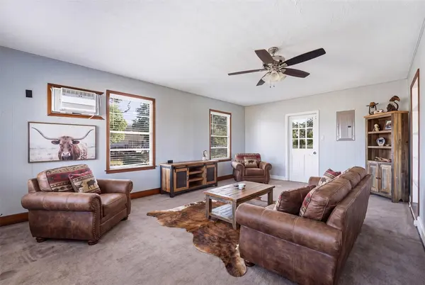 1603 Seydler ST, Gonzales, TX 78629
