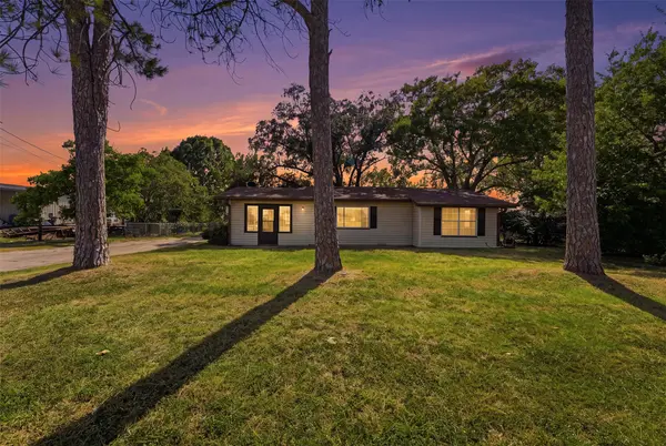 1603 Seydler ST, Gonzales, TX 78629
