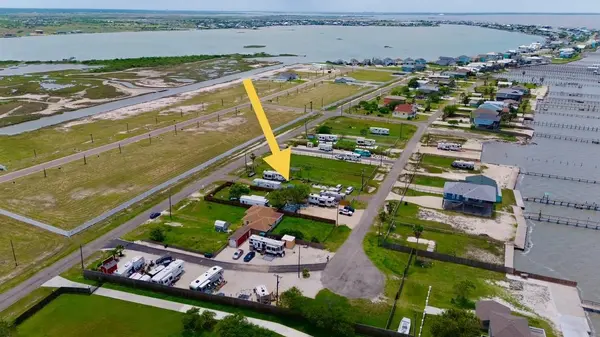 20 Copano Ridge RD, Rockport, TX 78382