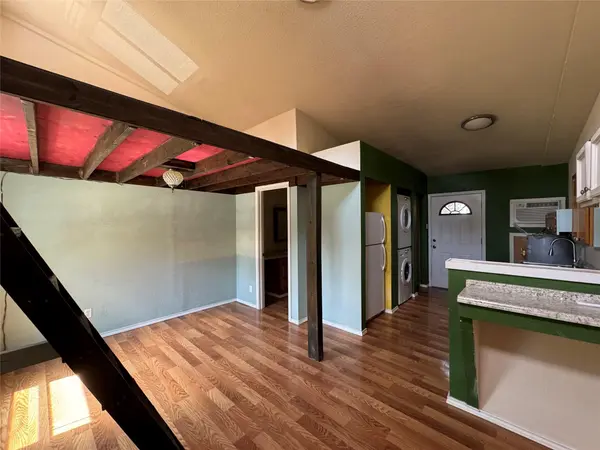 1108 W McCarty LN #C, San Marcos, TX 78666