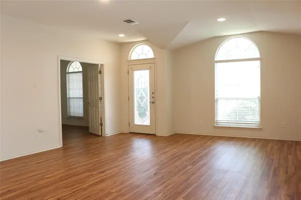 1811 W Pflugerville PKWY, Round Rock, TX 78664
