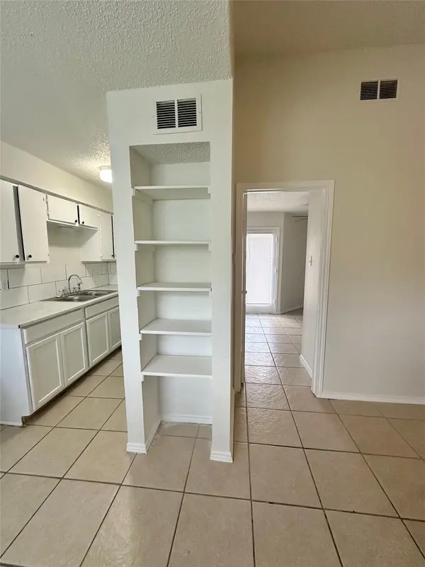 4322 Gillis ST #104, Austin, TX 78745