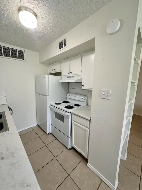 4322 Gillis ST #104, Austin, TX 78745