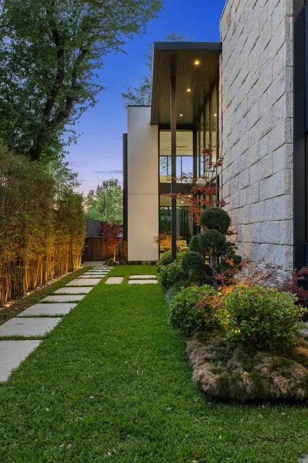 2108 Matthews DR, Austin, TX 78703