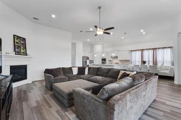 504 Pulitzer DR, Hutto, TX 78634