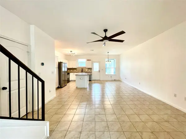 402 Crater Lake DR, Pflugerville, TX 78660