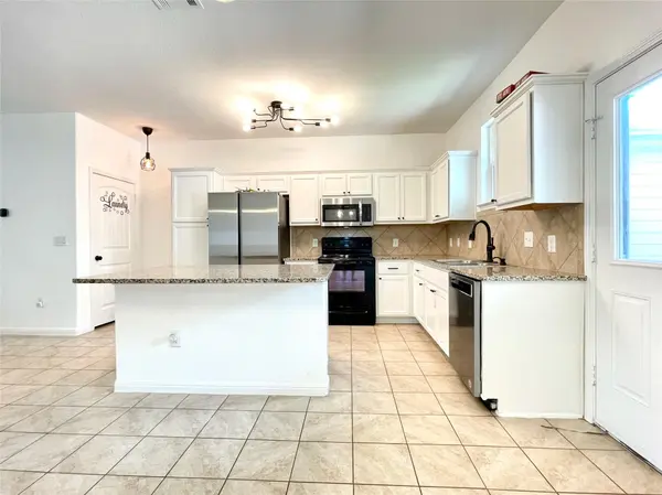 402 Crater Lake DR, Pflugerville, TX 78660