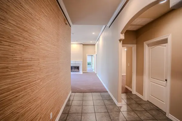 218 Hazeltine DR, Lakeway, TX 78734