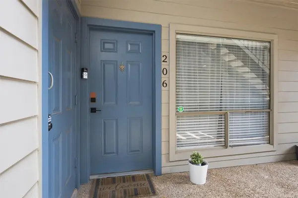 908 Poplar ST #206, Austin, TX 78705