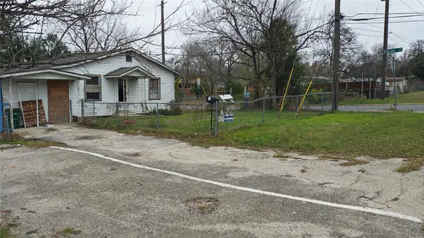 8611 Georgian DR, Austin, TX 78753