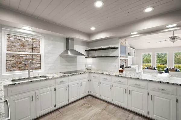 209 Crescent BLF, Lakeway, TX 78734