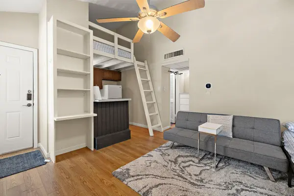 1000 W 26th ST #213, Austin, TX 78705