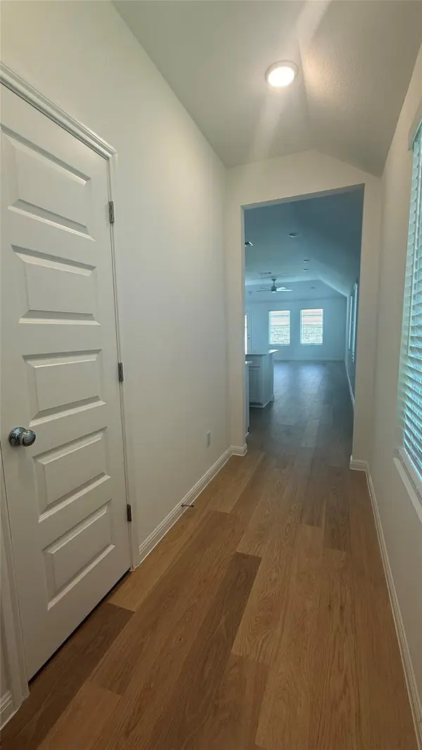 176 Hornet ST, Elgin, TX 78621
