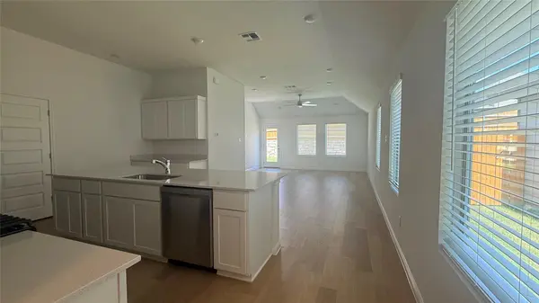 176 Hornet ST, Elgin, TX 78621