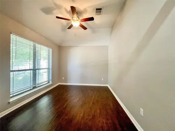 202 Emory Fields DR, Hutto, TX 78634