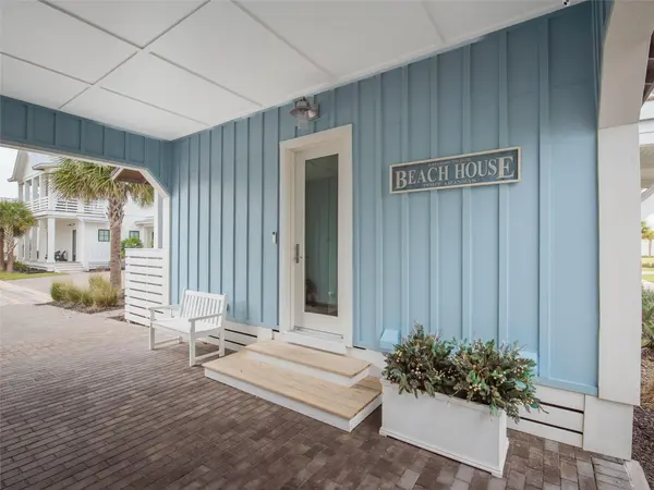 636 Kings Crown LN, Port Aransas, TX 78373