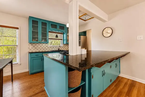 2209 La Casa DR, Austin, TX 78704