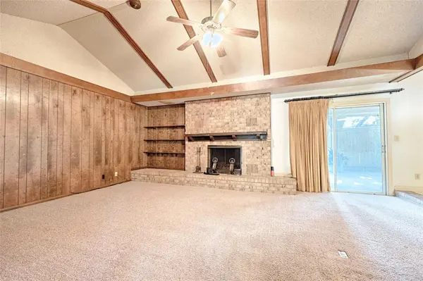 808 Herder Ave, Schulenburg, TX 78956