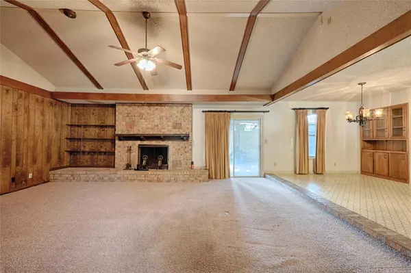 808 Herder Ave, Schulenburg, TX 78956