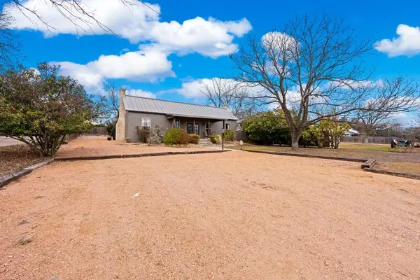 406 Cross Mountain DR, Fredericksburg, TX 78624