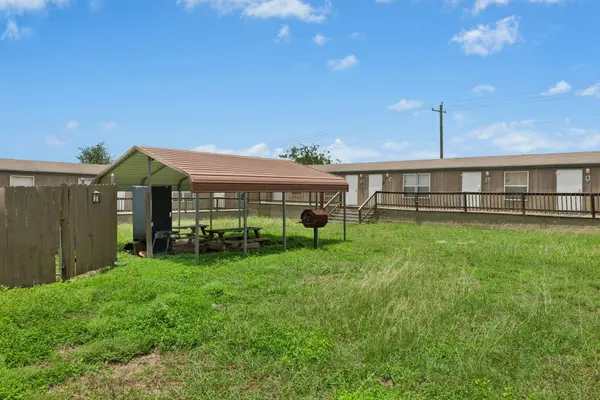 1500 State Highway 72 W, Yorktown, TX 78164