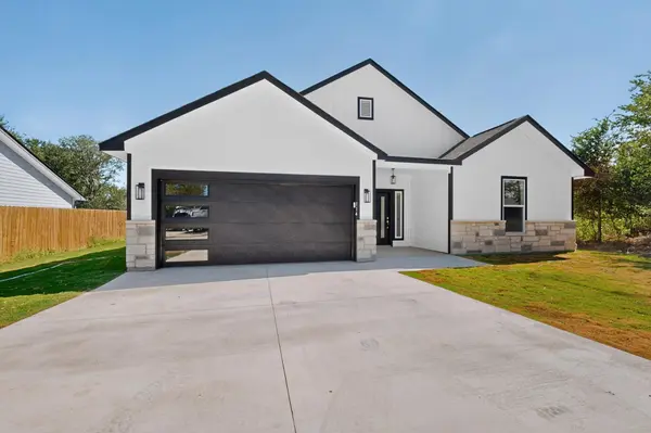 114 W Pauwela LN, Bastrop, TX 78602