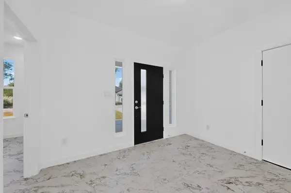 114 W Pauwela LN, Bastrop, TX 78602