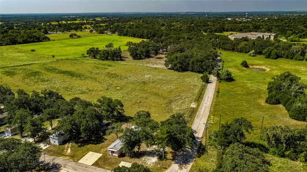 1331 E Cameron Ave, Rockdale, TX 76567