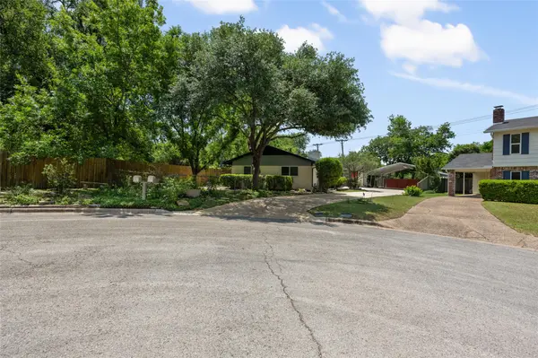 8500 Woodstone Dr, Austin, TX 78757