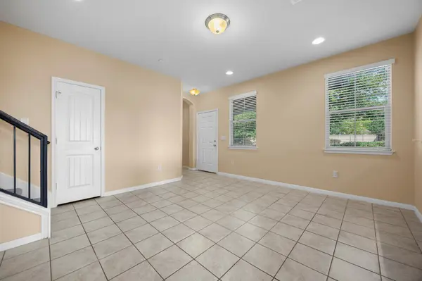 2880 Donnell DR #101, Round Rock, TX 78664