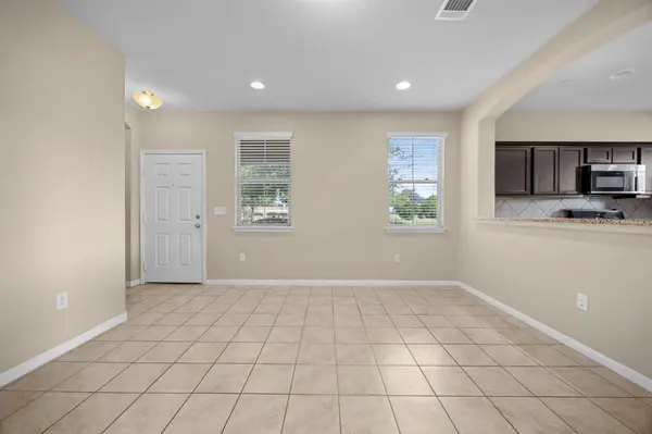 2880 Donnell DR #101, Round Rock, TX 78664