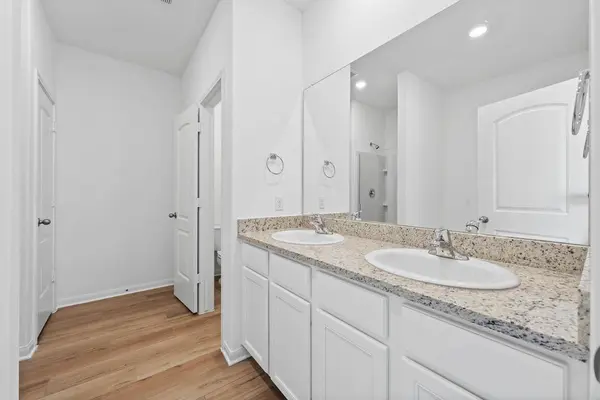 104 Captain Dooley LN, Jarrell, TX 76537