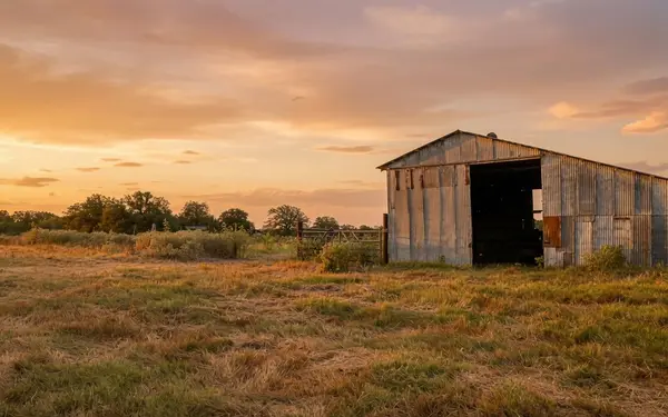 5043 Old Waelder RD, Flatonia, TX 78941