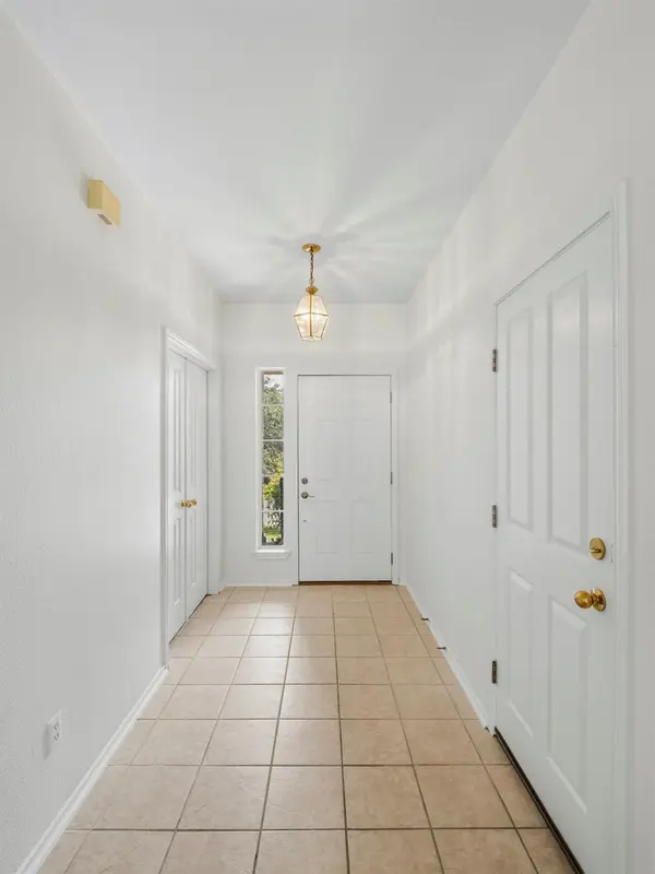 7120 Gentle Oak DR, Austin, TX 78749