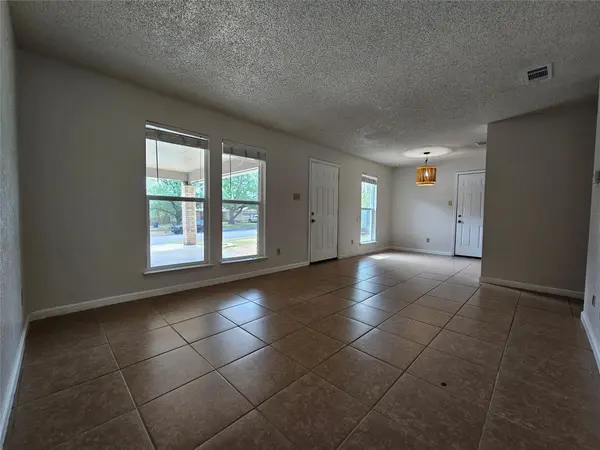 6800 Lunar DR #B, Austin, TX 78745