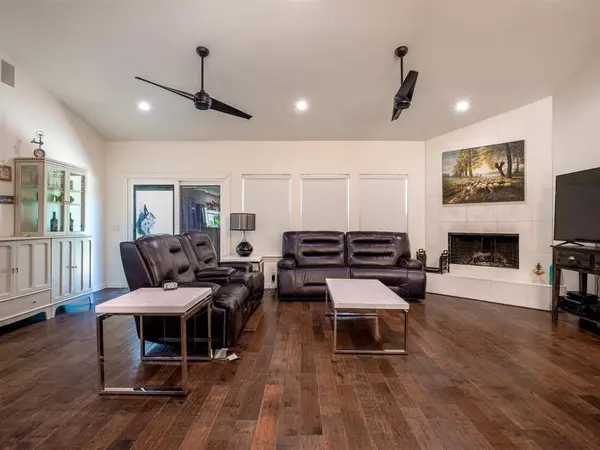146 Meadow LN, Marble Falls, TX 78654