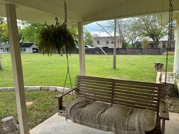 408 S Porter ST, Lampasas, TX 76550