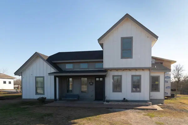 185 N Blushing DR, Cedar Creek, TX 78612
