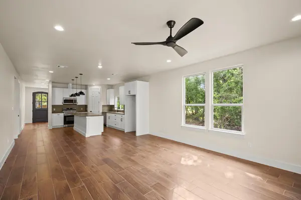 147 Kahana LN, Bastrop, TX 78602