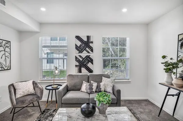 350 Debus ST #124, Taylor, TX 76574