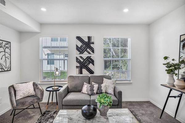 350 Debus ST #124, Taylor, TX 76574