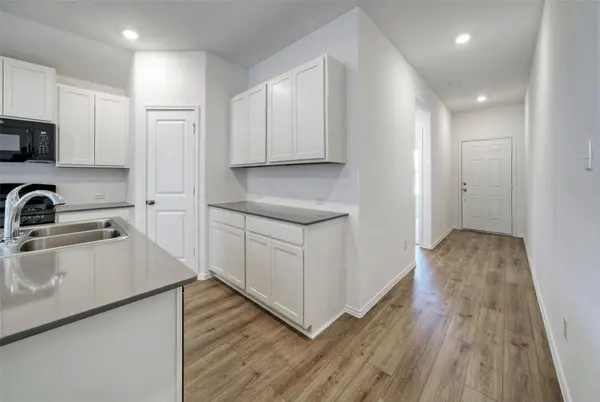 108 Montego ST, Hutto, TX 78634