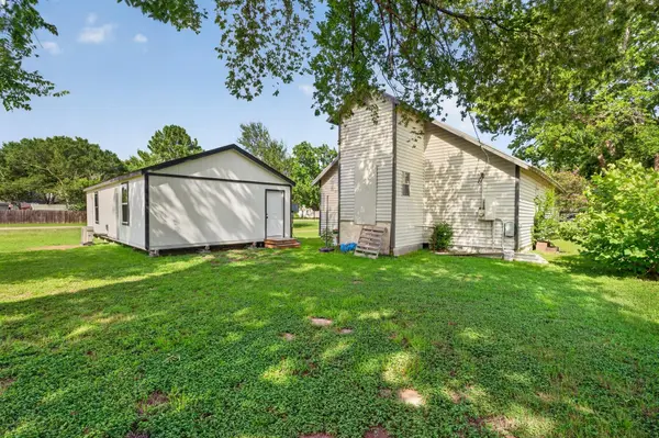 407 Wilkes ST, Smithville, TX 78957