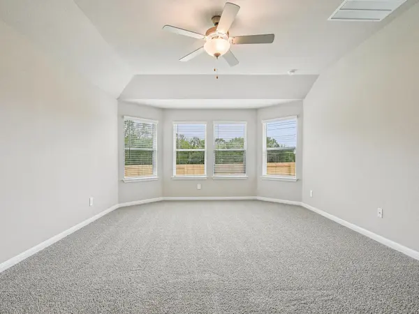 150 Coopers Hawk CRST, Cedar Creek, TX 78612