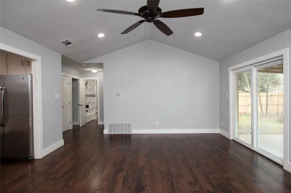 1005 George ST, Taylor, TX 76574