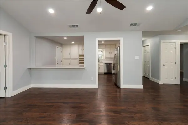 1005 George ST, Taylor, TX 76574