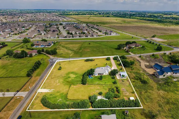 4900 Gate Dancer LN, Pflugerville, TX 78660
