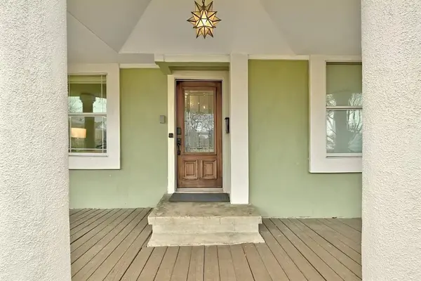 2952 Higgins ST, Austin, TX 78722