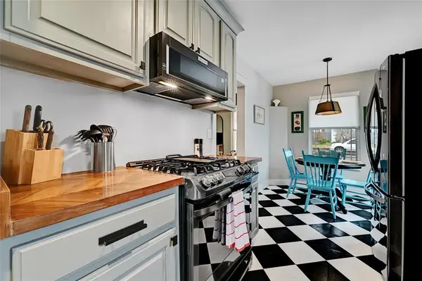 2952 Higgins ST, Austin, TX 78722